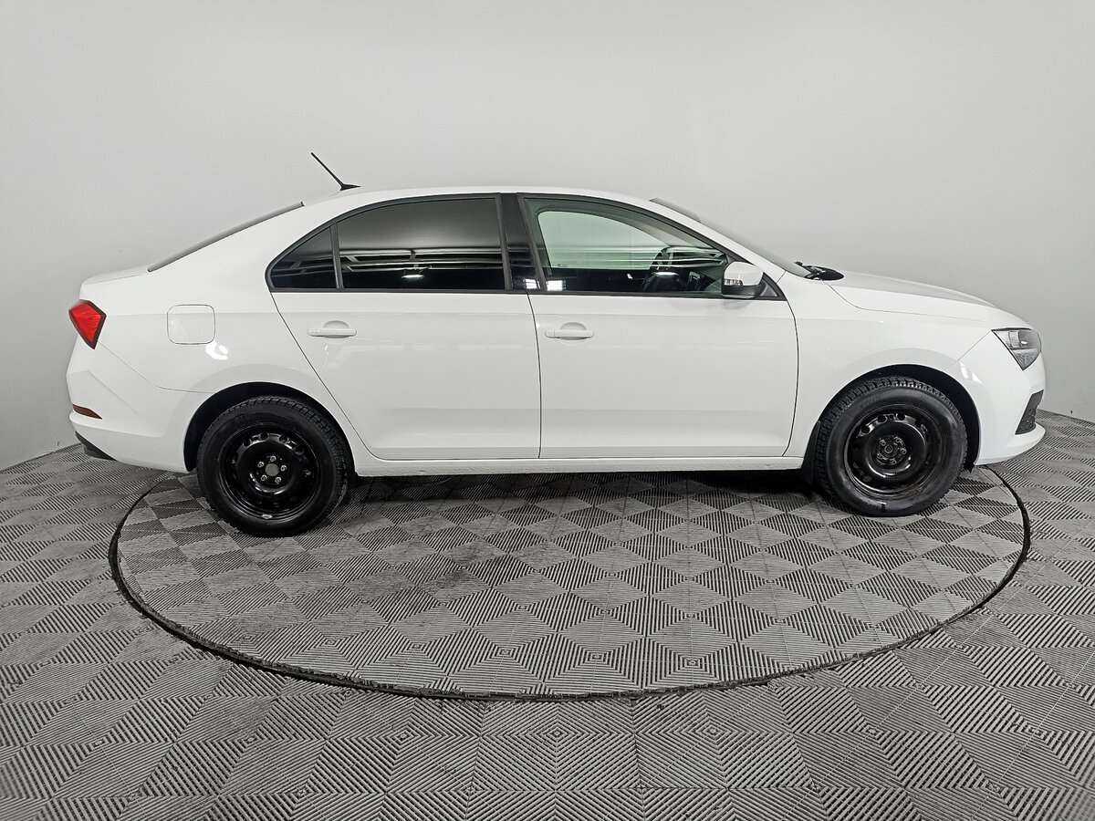 Skoda Rapid 2021 года с пробегом. Фото: #3