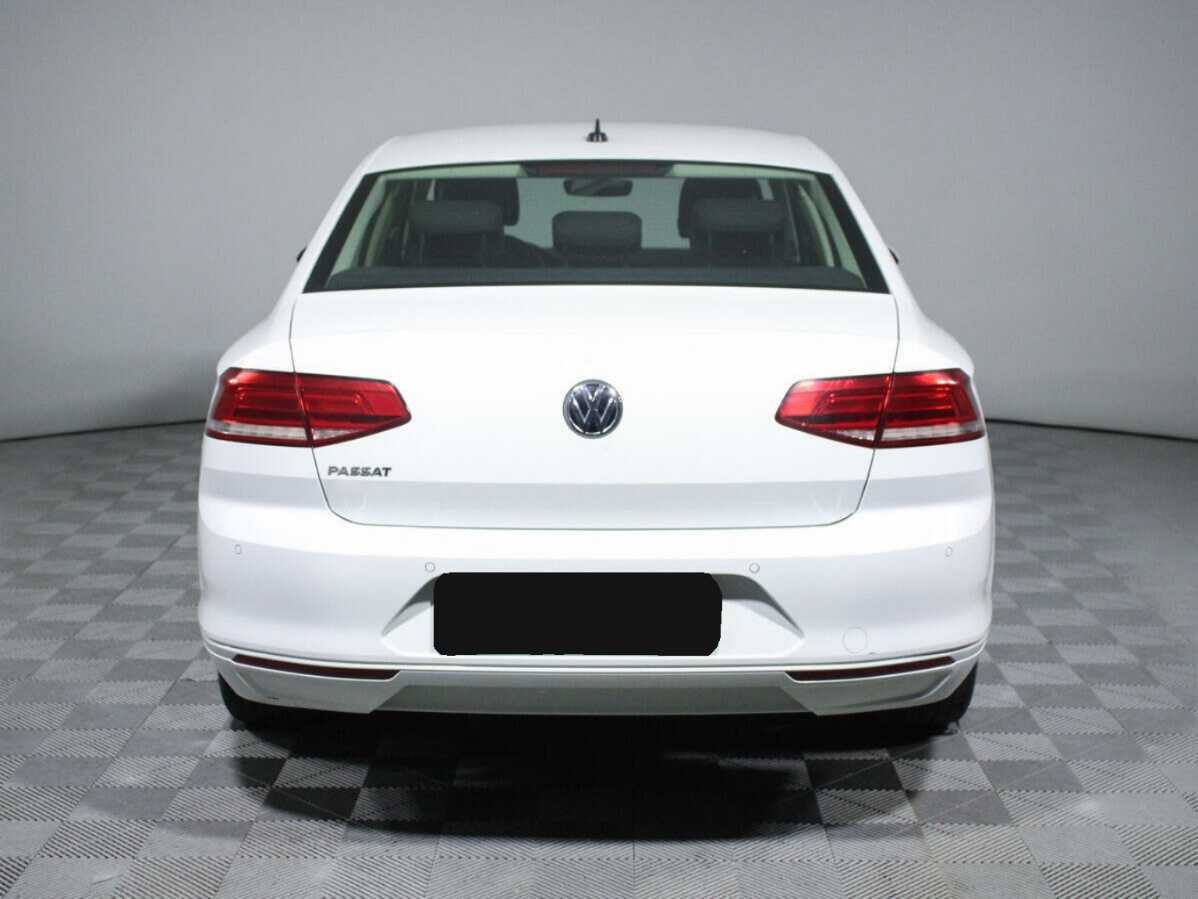 Volkswagen Passat 2018 года с пробегом. Фото: #5