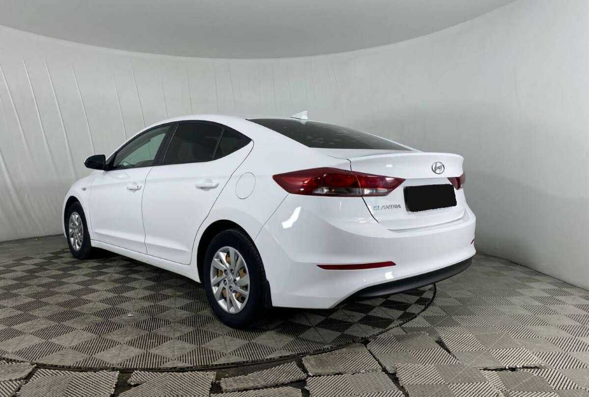 Hyundai Elantra 2017 года с пробегом. Фото: #6