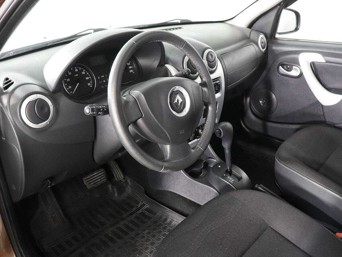 Renault Sandero 2013 года с пробегом. Фото: #4