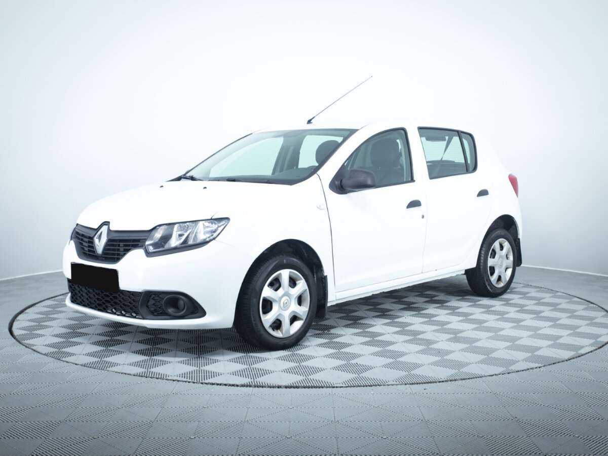 Renault Sandero 2017 года с пробегом. Посмотреть фото