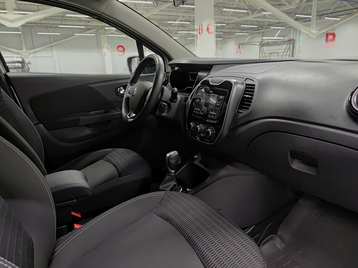 Renault Kaptur 2018 года с пробегом. Фото: #10