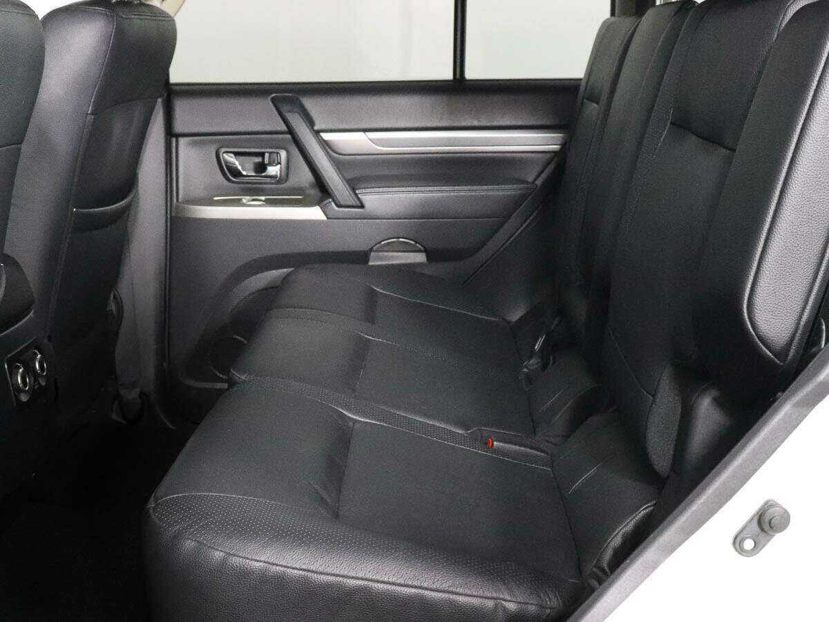 Mitsubishi Pajero 2014 года с пробегом. Фото: #7