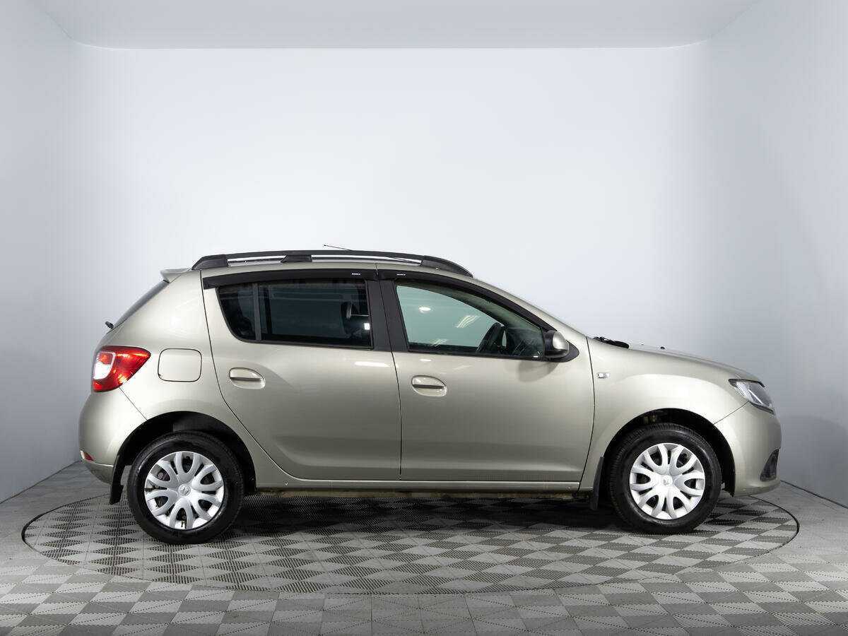 Renault Sandero 2015 года с пробегом. Фото: #3