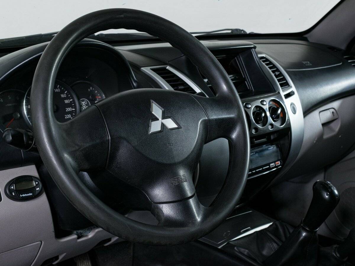 Mitsubishi Pajero Sport 2012 года с пробегом. Фото: #13