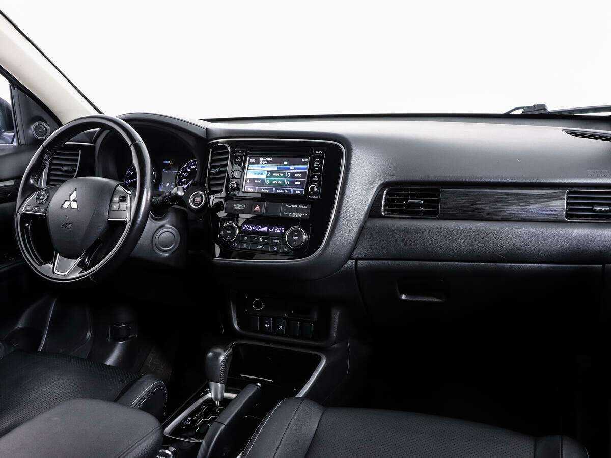 Mitsubishi Outlander 2017 года с пробегом. Фото: #6