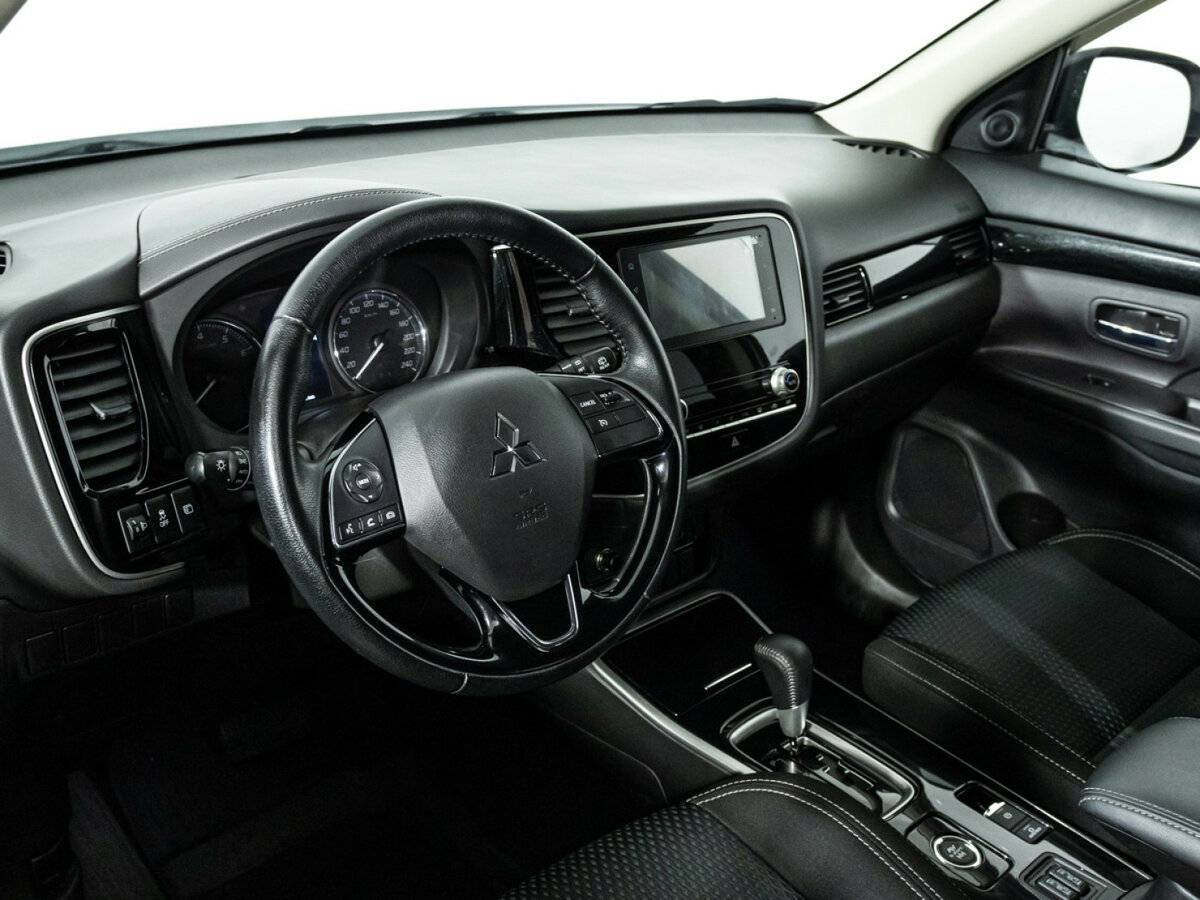 Mitsubishi Outlander 2021 года с пробегом. Фото: #10