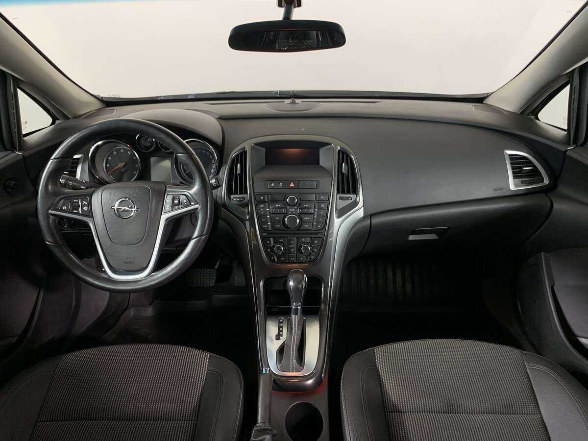 Opel Astra 2012 года с пробегом. Фото: #9