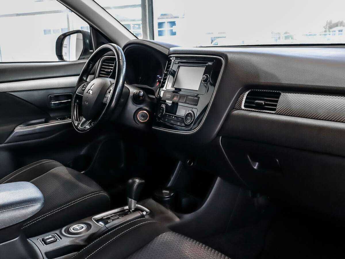 Mitsubishi Outlander 2016 года с пробегом. Фото: #10