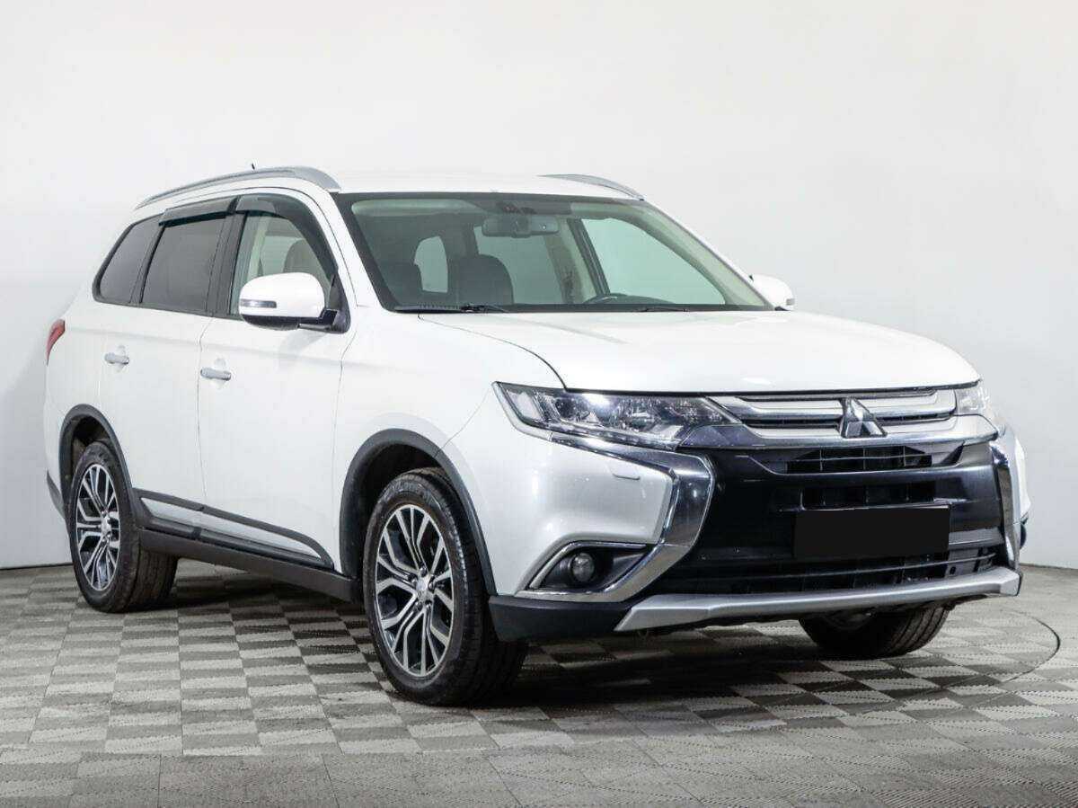 Mitsubishi Outlander 2016 года с пробегом. Фото: #2
