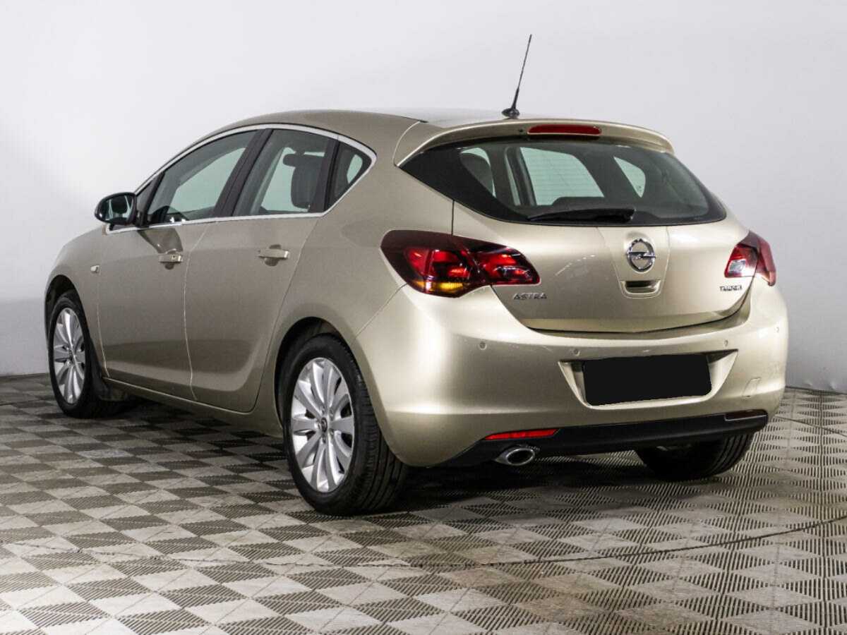 Opel Astra 2012 года с пробегом. Фото: #6