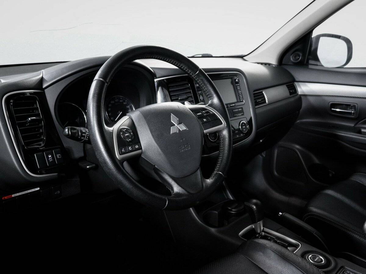 Mitsubishi Outlander 2012 года с пробегом. Фото: #12