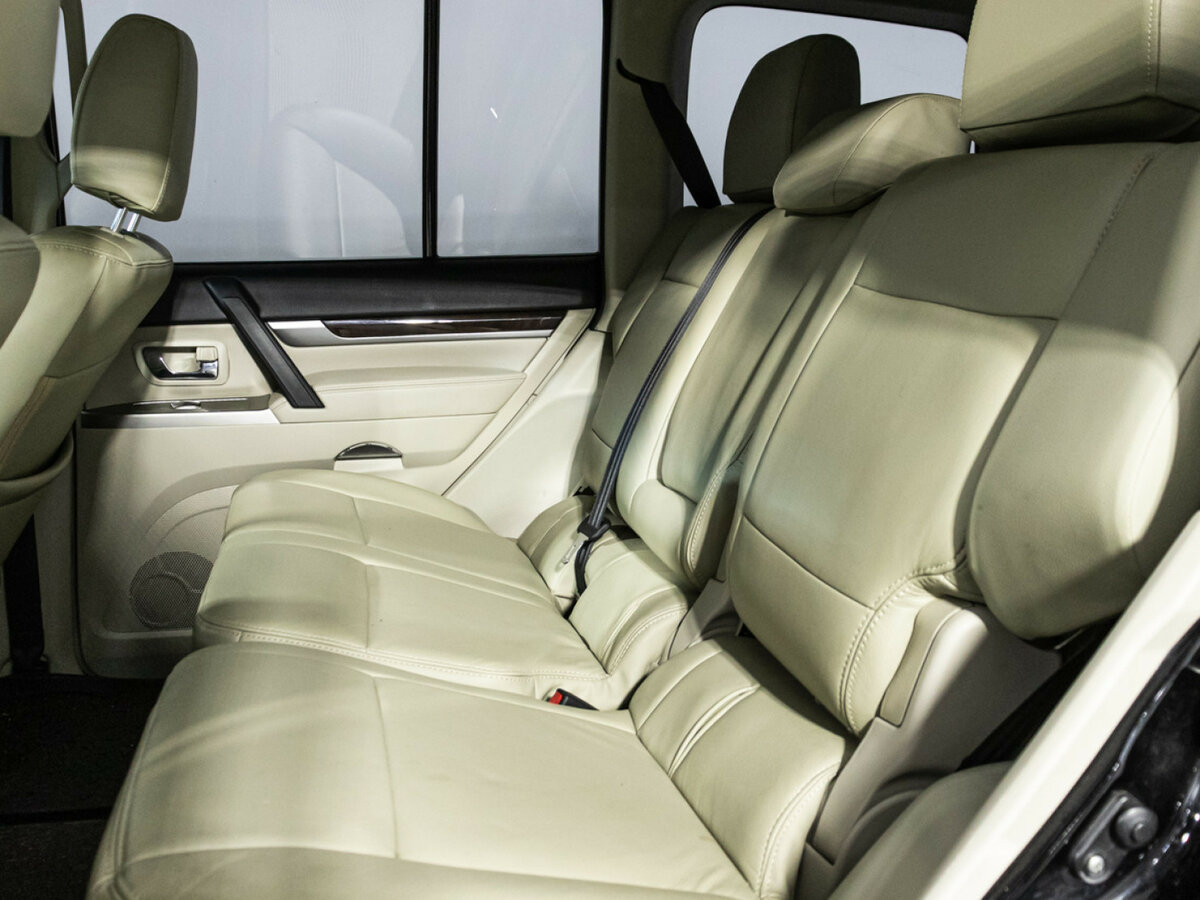 Mitsubishi Pajero 2017 года с пробегом. Фото: #7