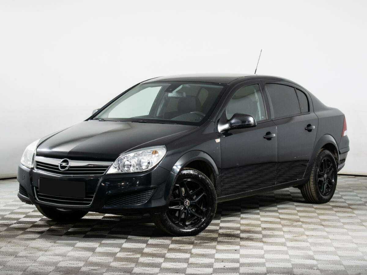 Opel Astra 2014 года с пробегом. Посмотреть фото