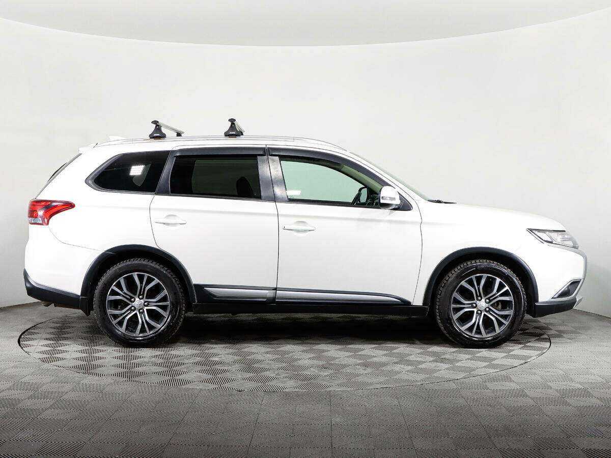 Mitsubishi Outlander 2018 года с пробегом. Фото: #3