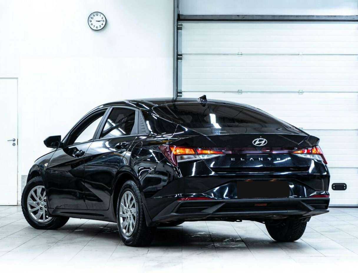 Hyundai Elantra 2021 года с пробегом. Фото: #3
