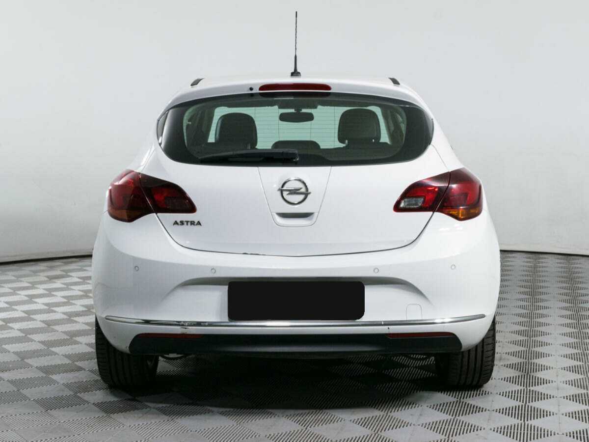 Opel Astra 2013 года с пробегом. Фото: #4