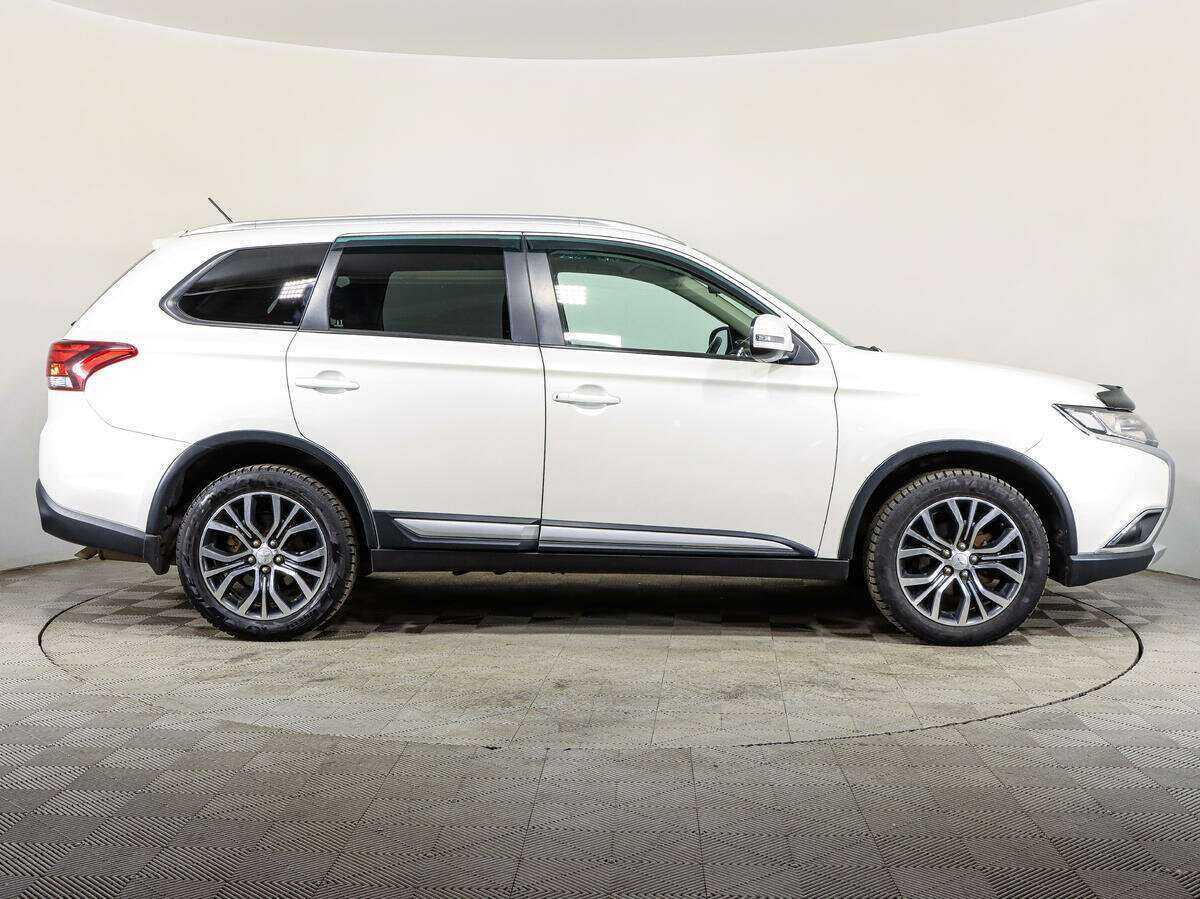 Mitsubishi Outlander 2015 года с пробегом. Фото: #3