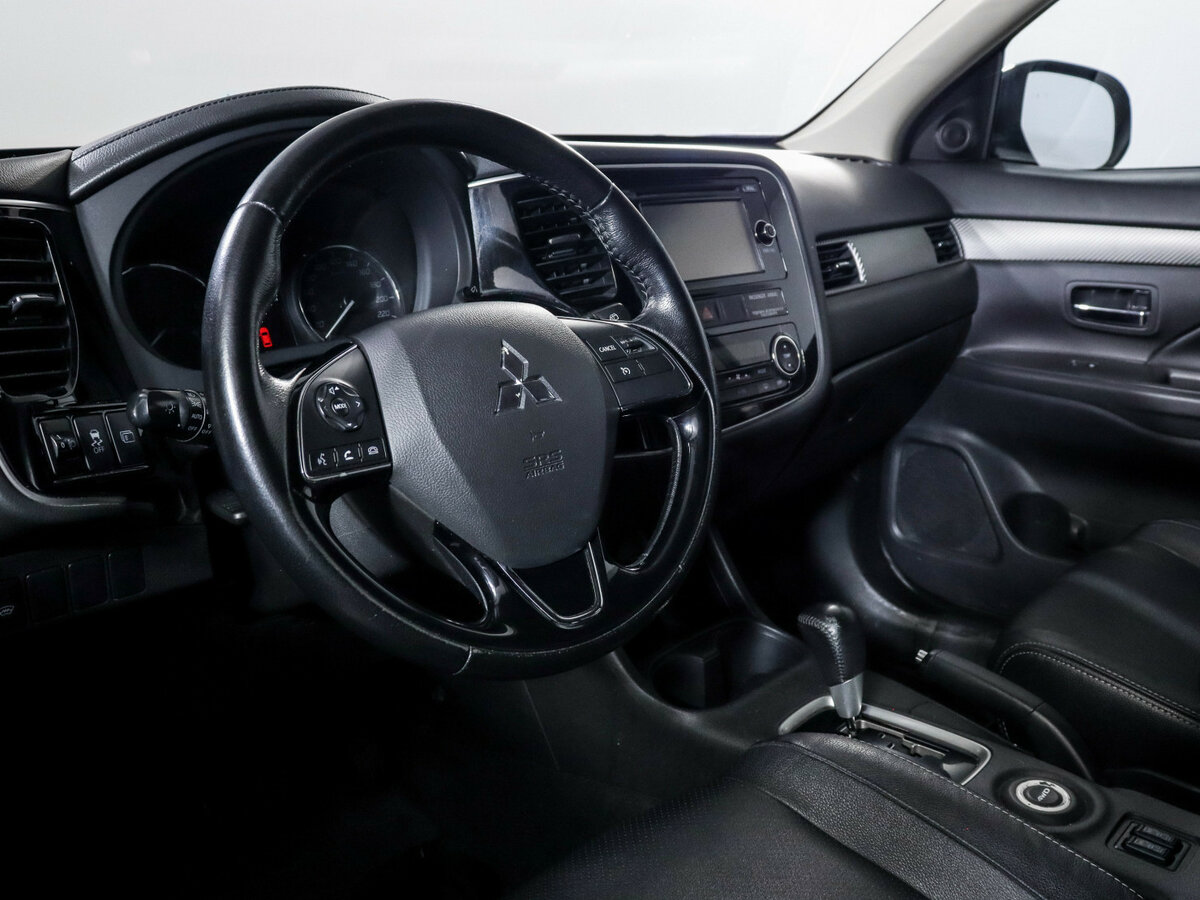 Mitsubishi Outlander 2015 года с пробегом. Фото: #12