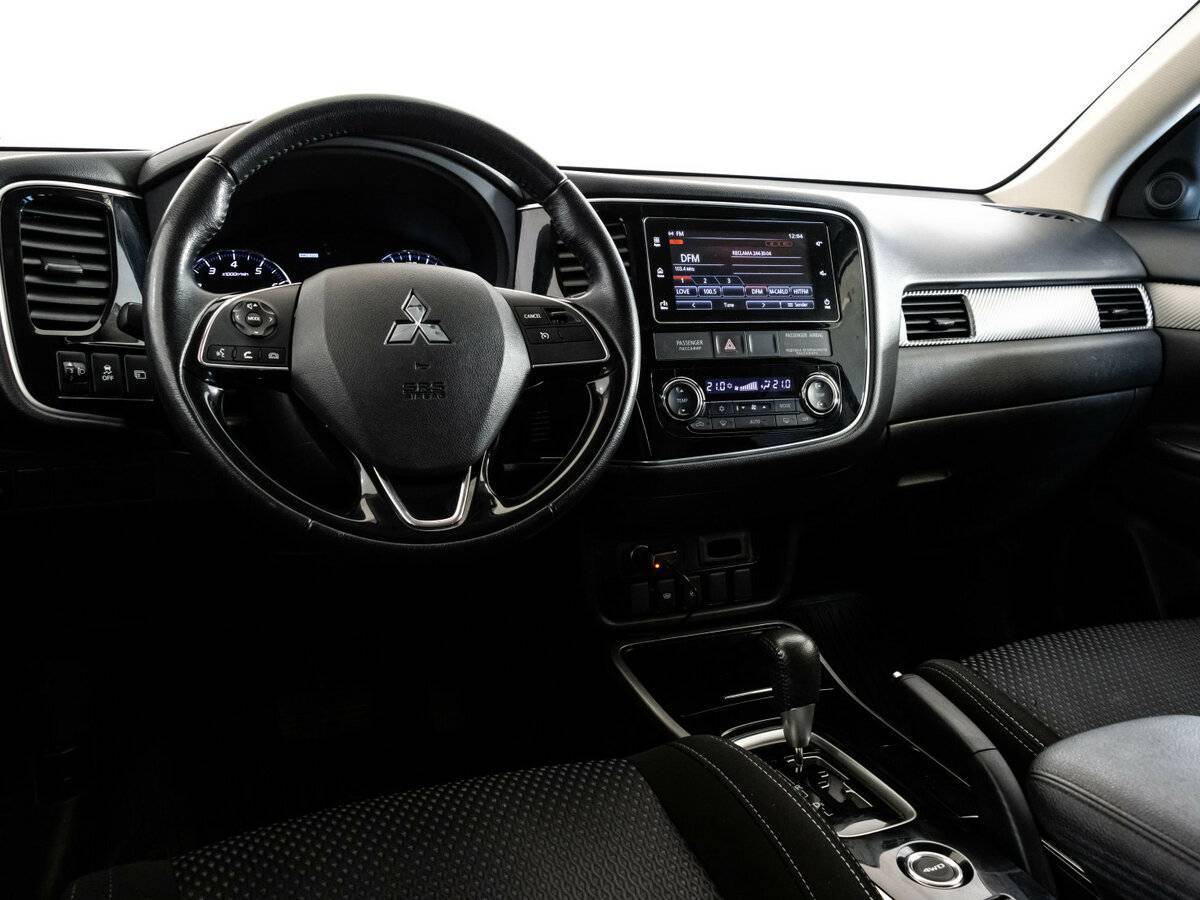 Mitsubishi Outlander 2018 года с пробегом. Фото: #8