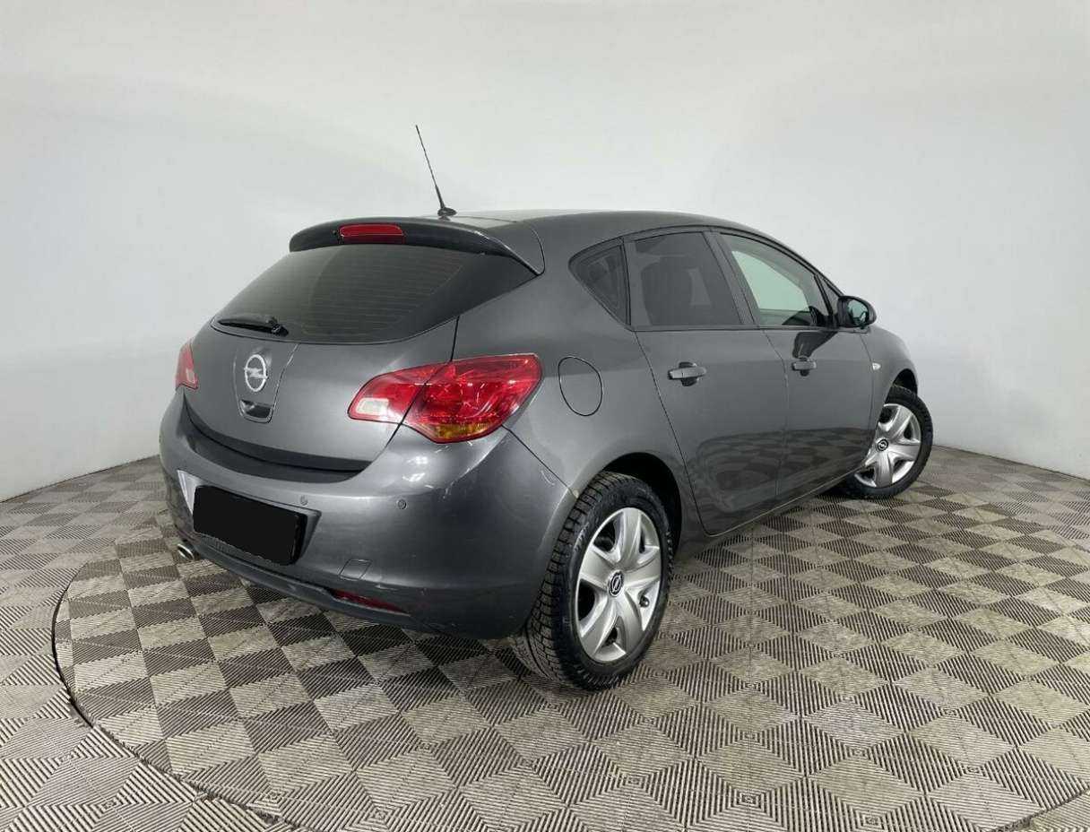 Opel Astra 2012 года с пробегом. Фото: #5