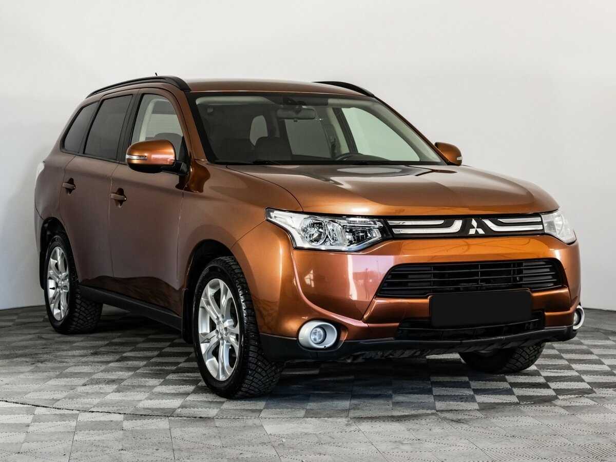 Mitsubishi Outlander 2012 года с пробегом. Фото: #2