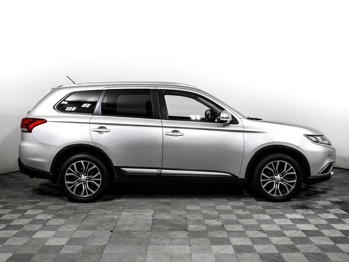 Mitsubishi Outlander 2015 года с пробегом. Фото: #3