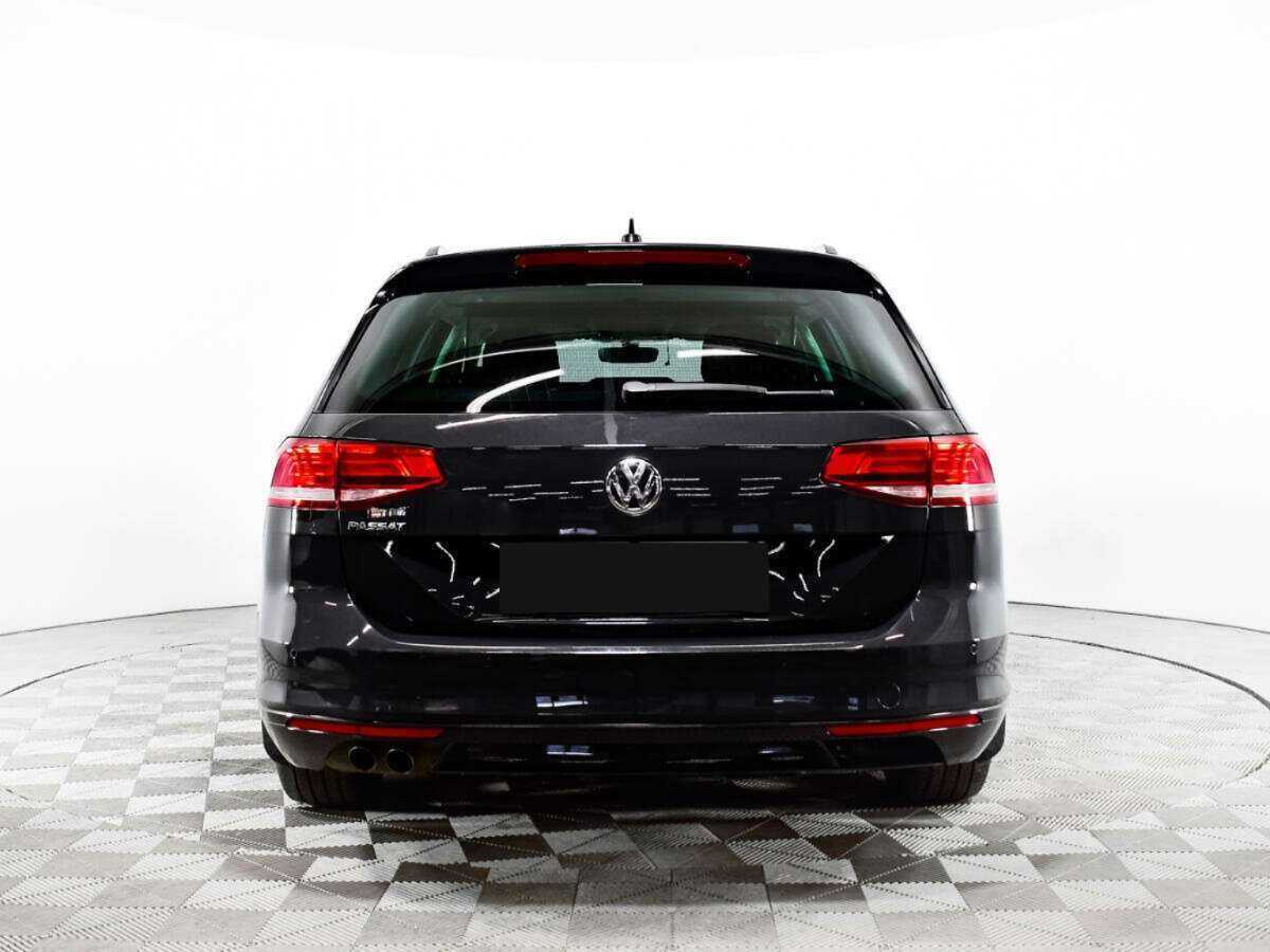 Volkswagen Passat 2018 года с пробегом. Фото: #5