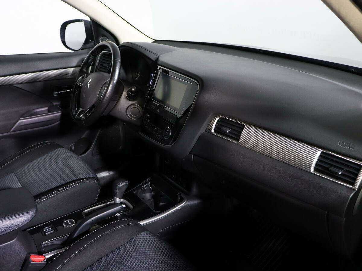 Mitsubishi Outlander 2018 года с пробегом. Фото: #10