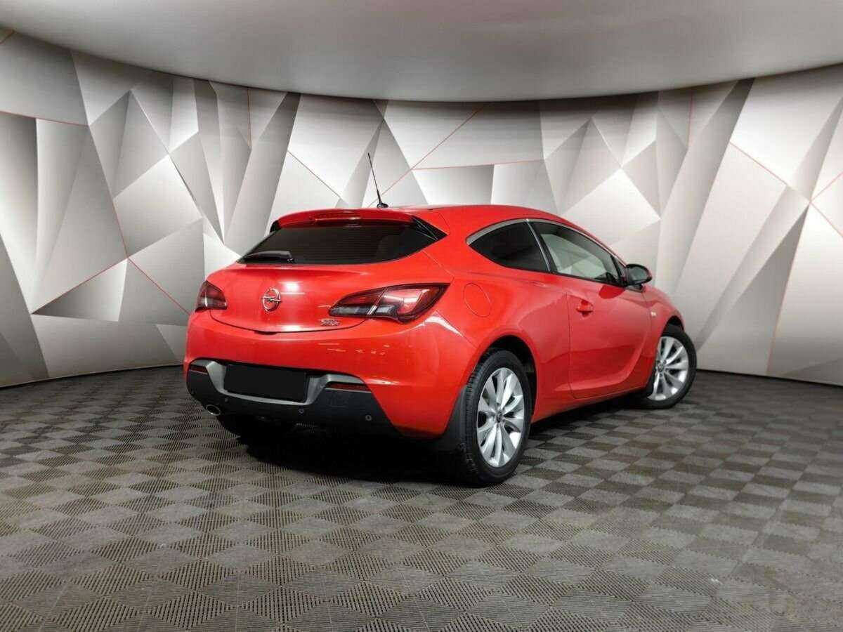 Opel Astra 2012 года с пробегом. Фото: #1