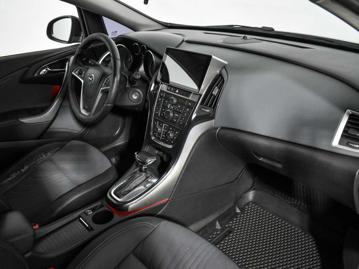 Opel Astra 2013 года с пробегом. Фото: #8