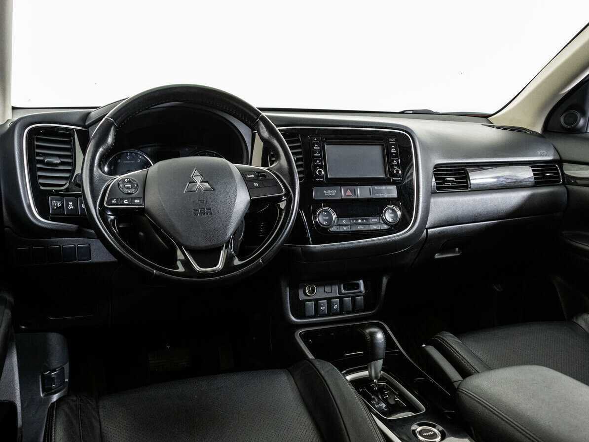 Mitsubishi Outlander 2017 года с пробегом. Фото: #10