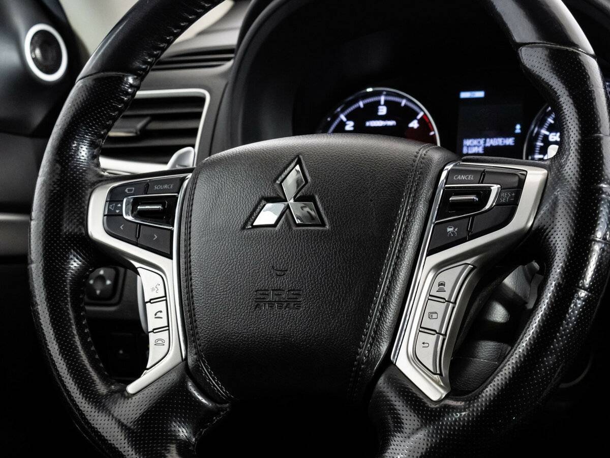 Mitsubishi Pajero Sport 2019 года с пробегом. Фото: #9