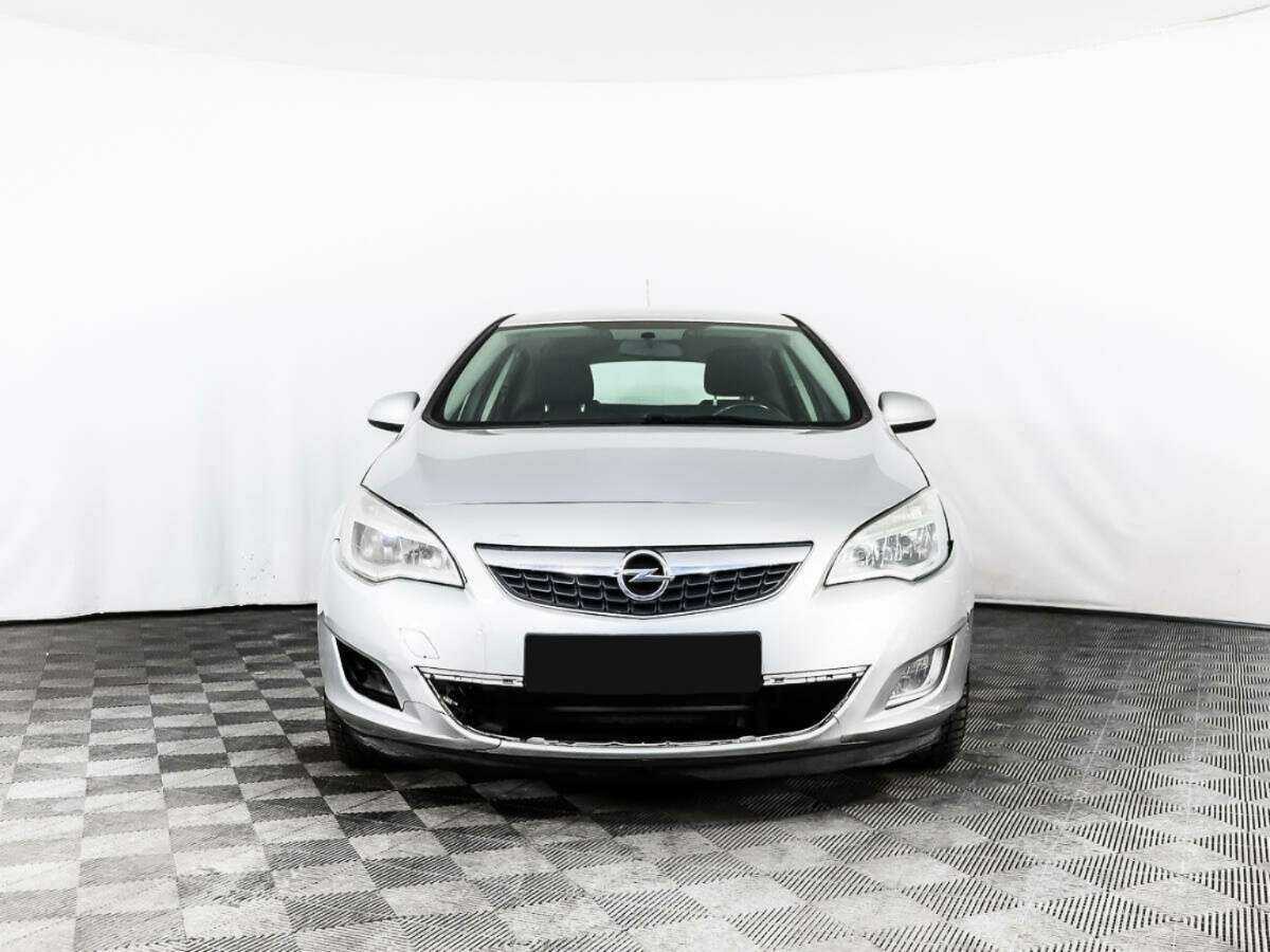 Opel Astra 2012 года с пробегом. Фото: #1