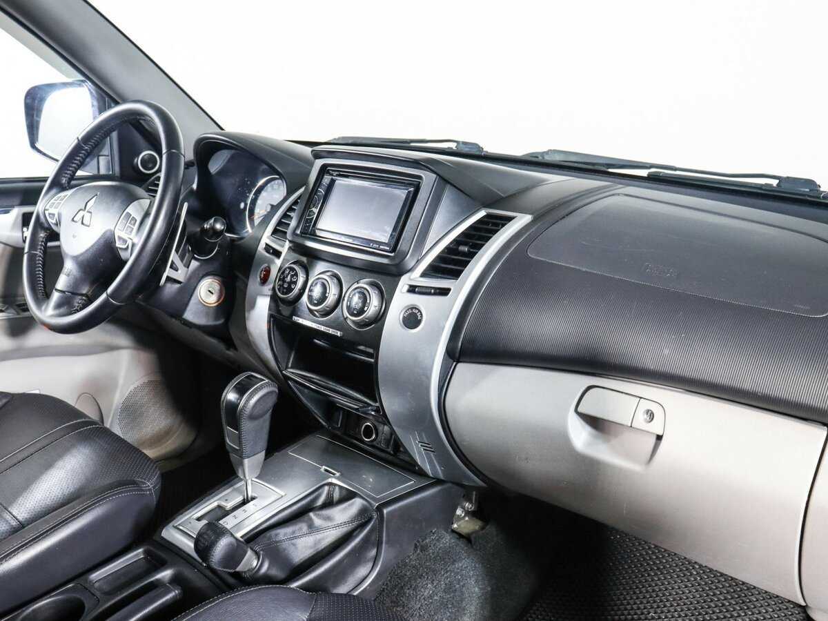 Mitsubishi Pajero Sport 2012 года с пробегом. Фото: #6