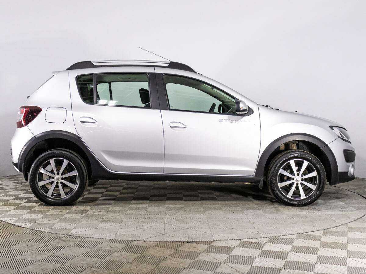 Renault Sandero 2015 года с пробегом. Фото: #3