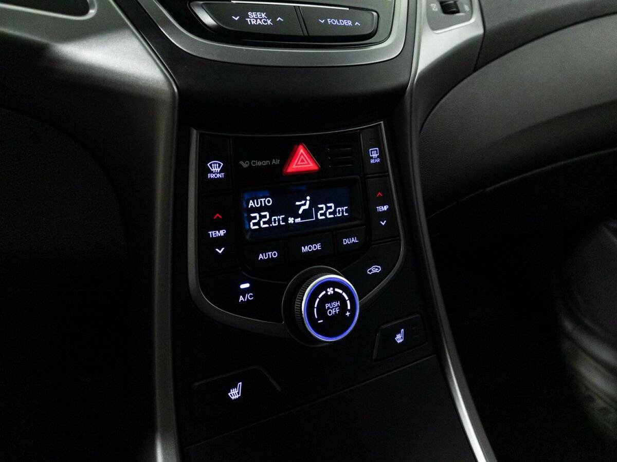 Hyundai Elantra 2015 года с пробегом. Фото: #15