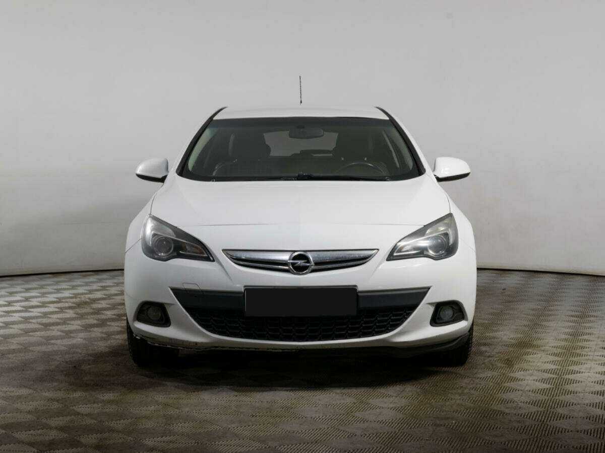 Opel Astra 2012 года с пробегом. Фото: #1