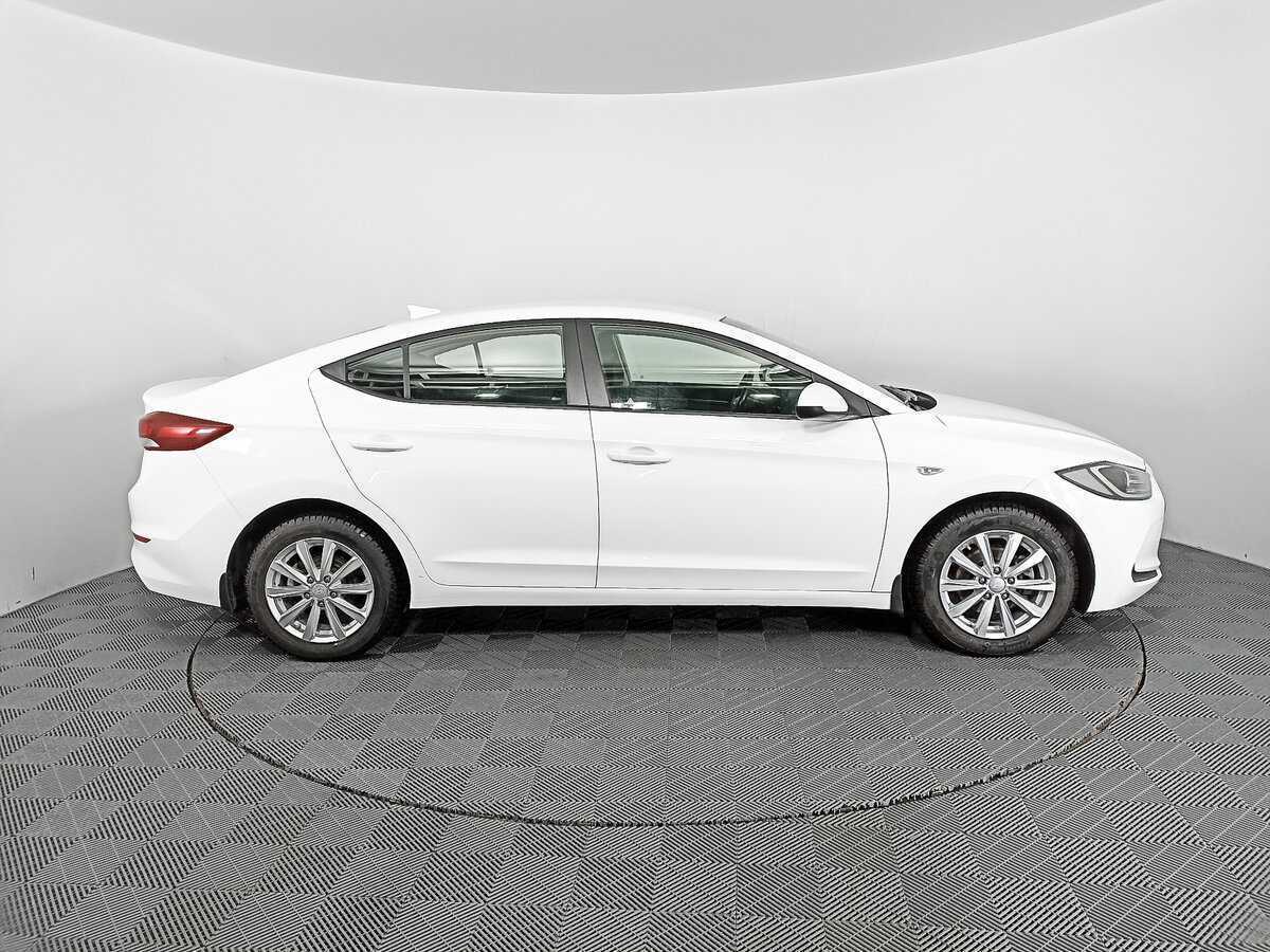 Hyundai Elantra 2017 года с пробегом. Фото: #3