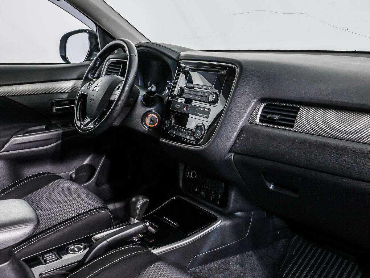 Mitsubishi Outlander 2018 года с пробегом. Фото: #9
