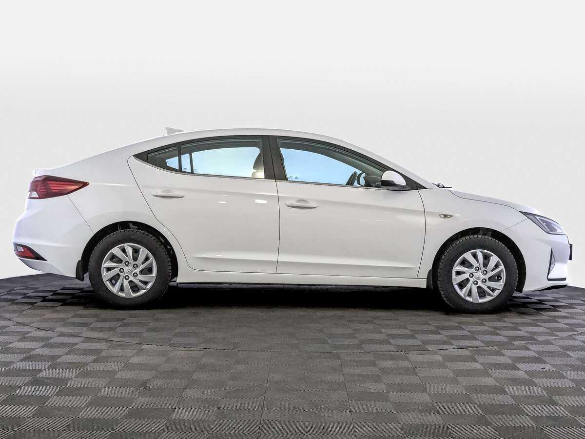 Hyundai Elantra 2020 года с пробегом. Фото: #3