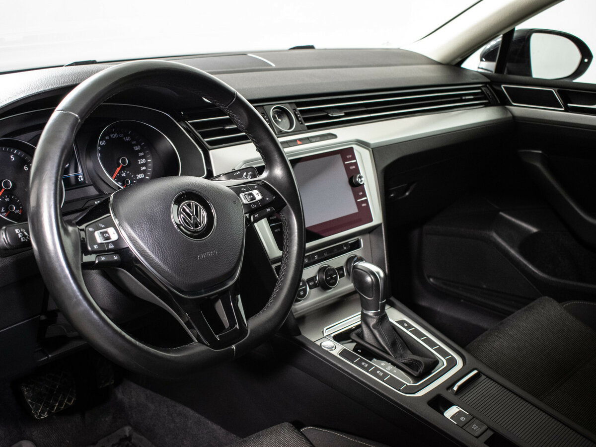 Volkswagen Passat 2017 года с пробегом. Фото: #12