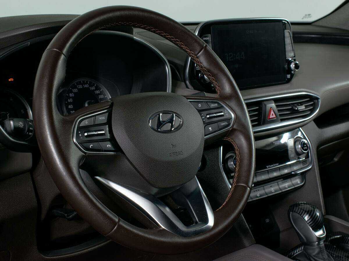 Hyundai Santa Fe 2018 года с пробегом. Фото: #17