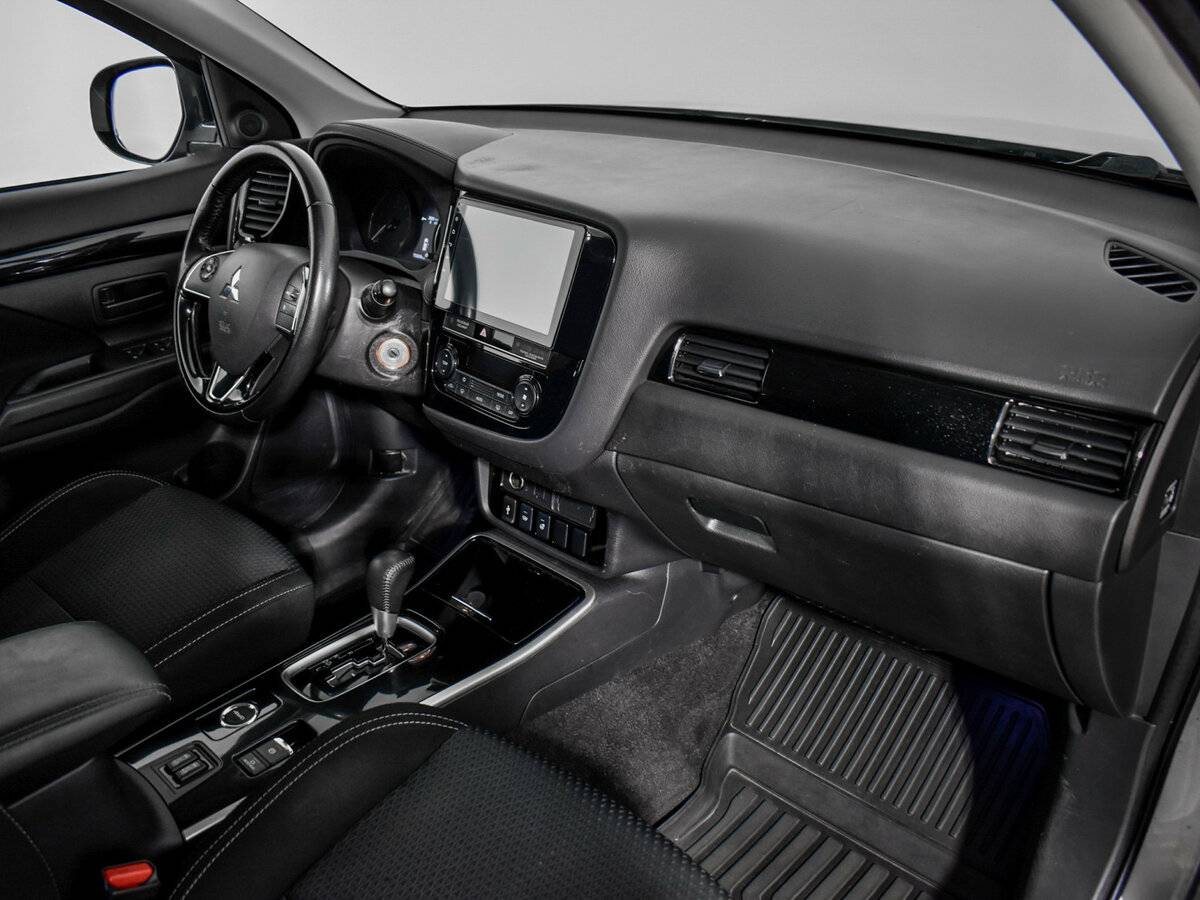 Mitsubishi Outlander 2018 года с пробегом. Фото: #8
