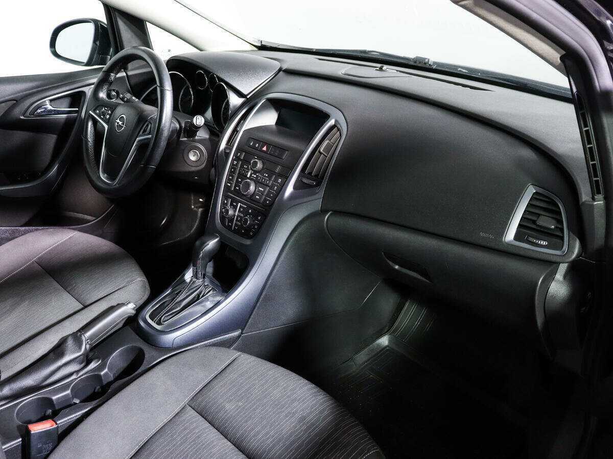 Opel Astra 2012 года с пробегом. Фото: #6