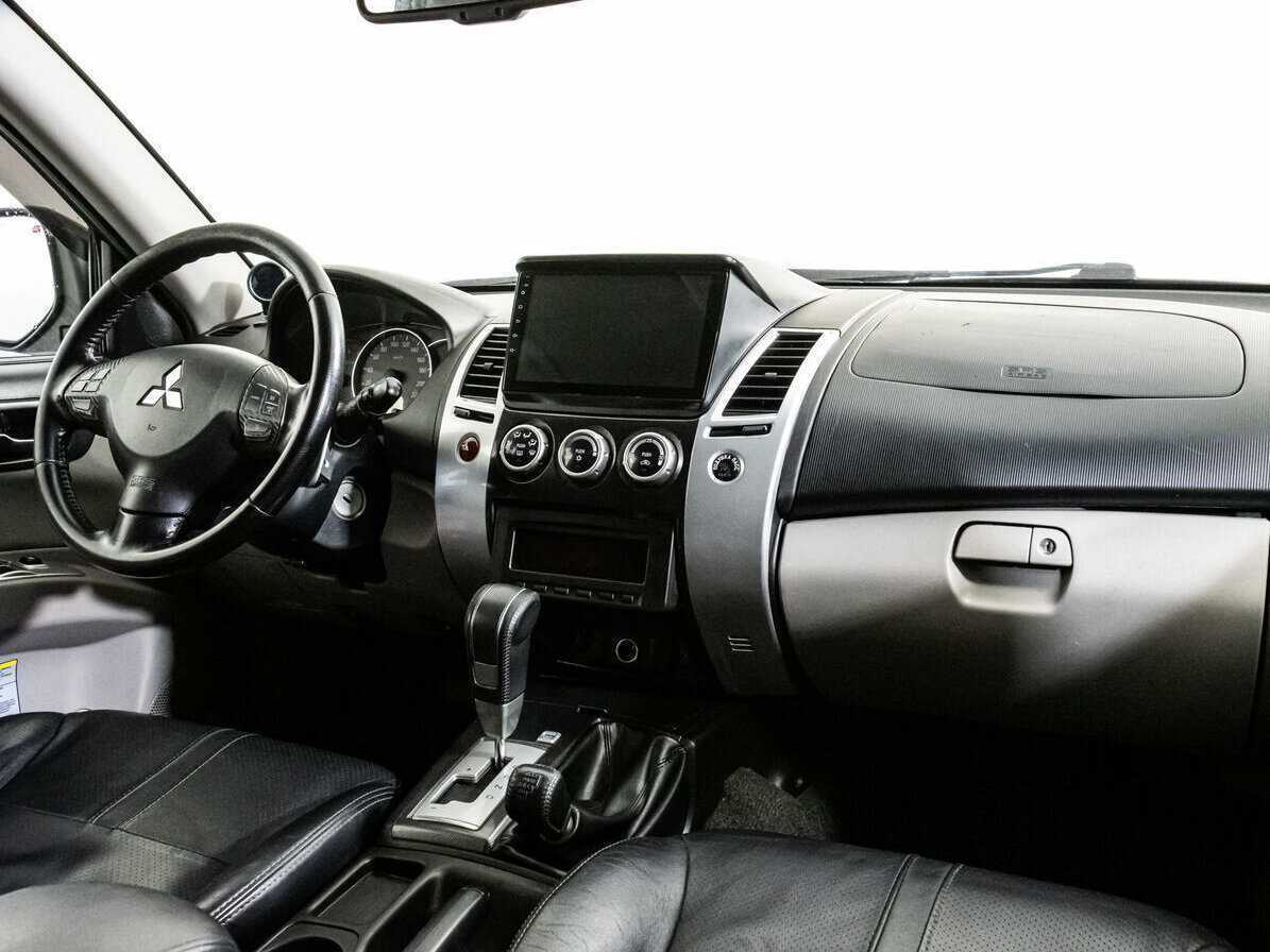 Mitsubishi Pajero Sport 2014 года с пробегом. Фото: #8