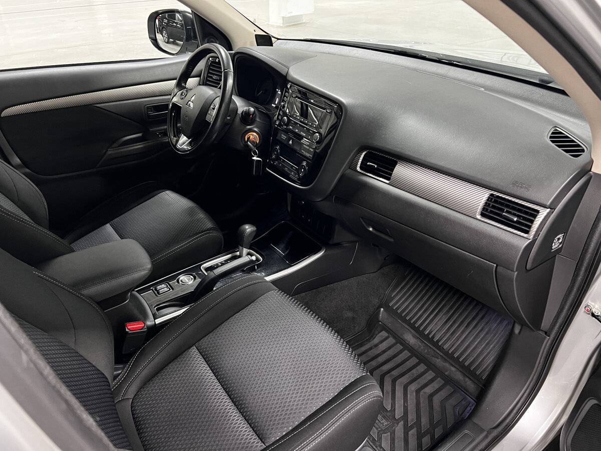 Mitsubishi Outlander 2017 года с пробегом. Фото: #10
