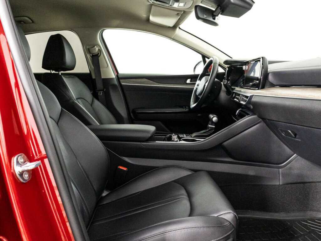 Kia K5 2022 года с пробегом. Фото: #30