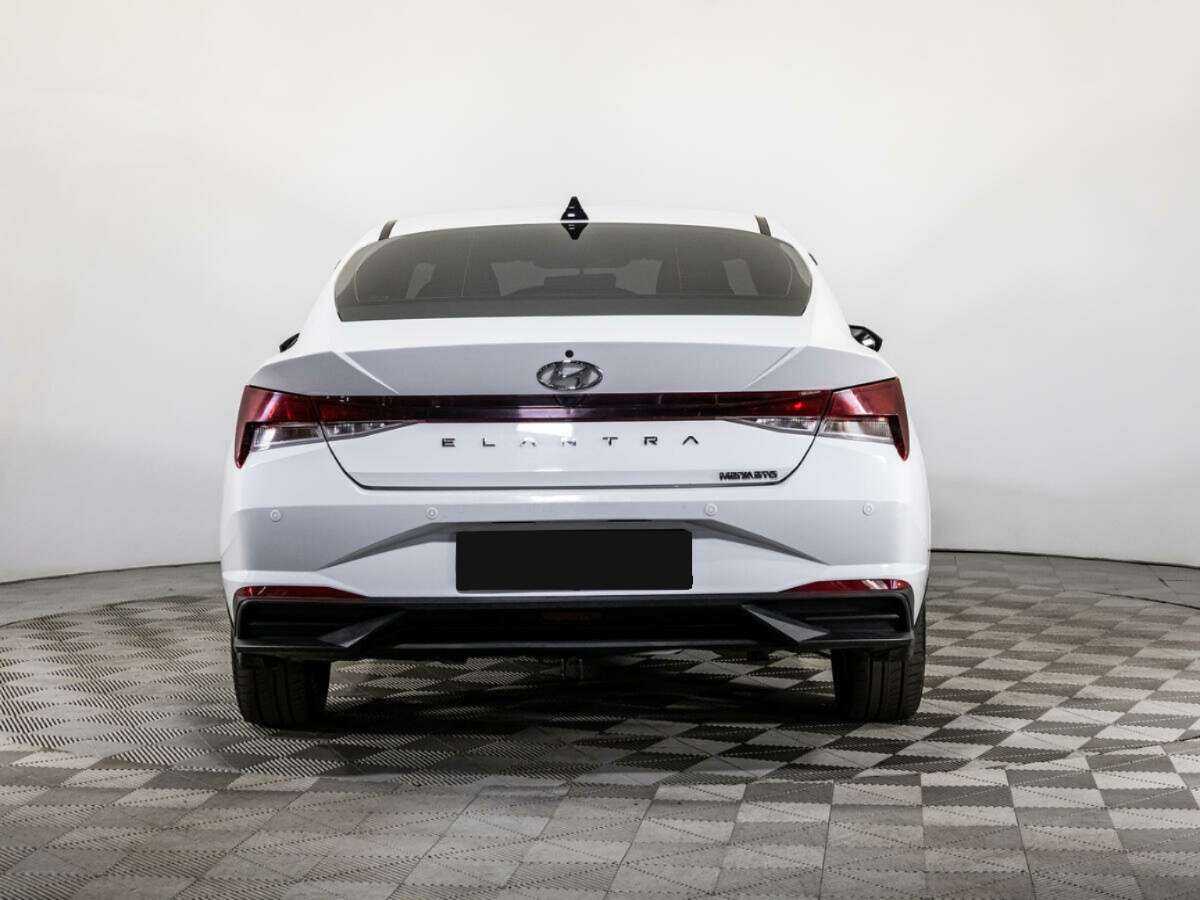 Hyundai Elantra 2020 года с пробегом. Фото: #4