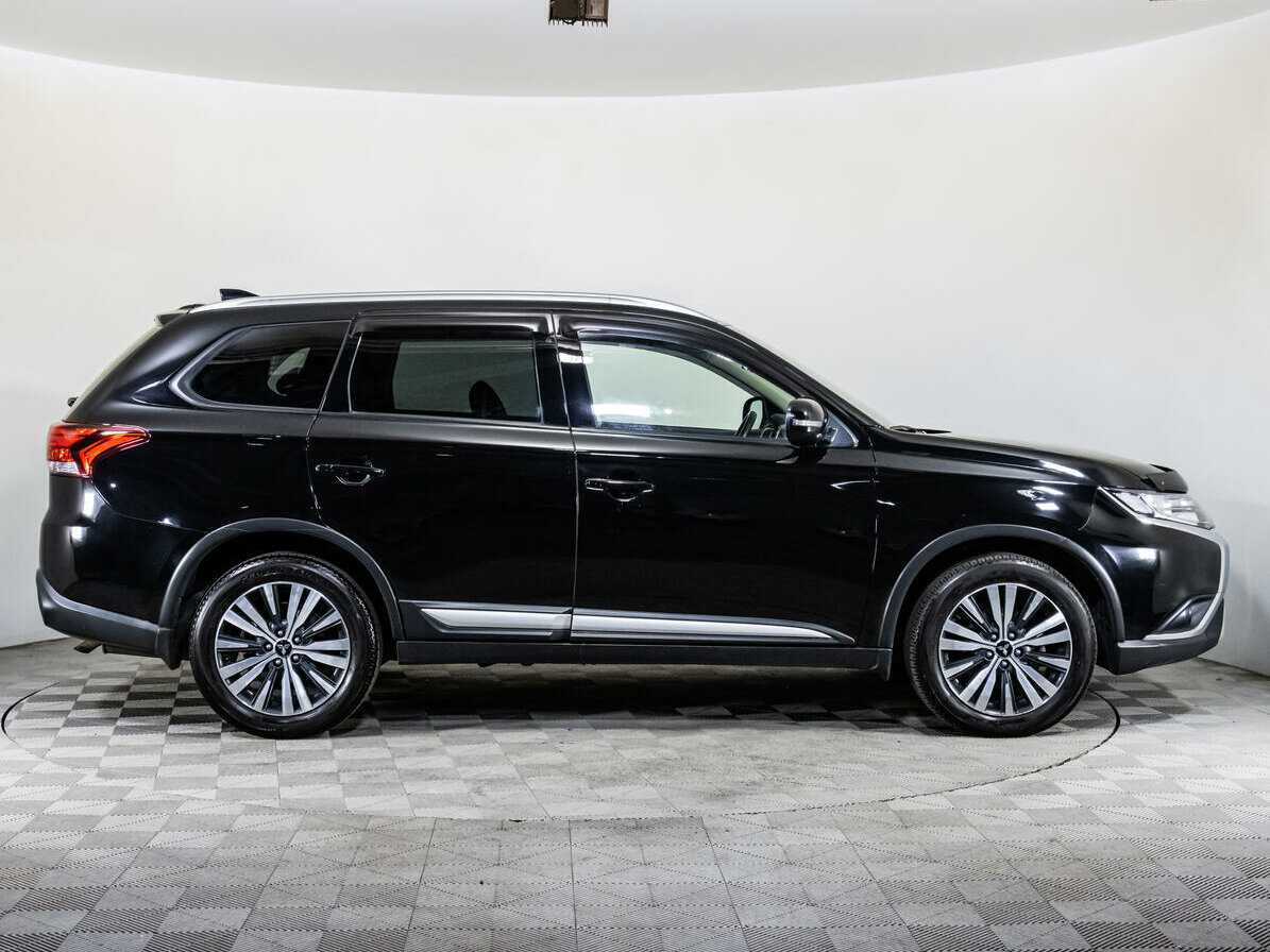 Mitsubishi Outlander 2019 года с пробегом. Фото: #3